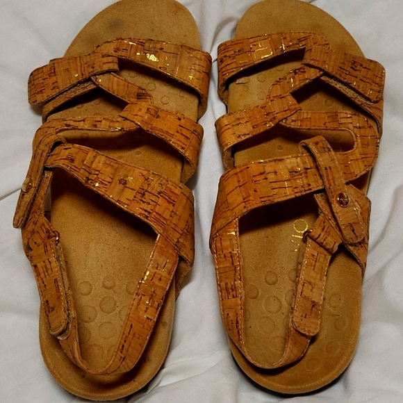 Vionic sandals - Picture 1 of 4